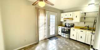 Beautifully updated 3 bedroom 2 bath home in Greeley! Gallery 5
