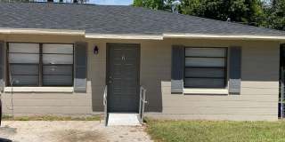 Cozy 2 bedroom/1 bath Duplex Gallery 1