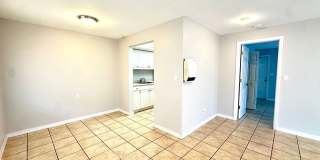 Unfurnished/Annual rental with 1br/1ba 1 carport available now in Clearwater! Gallery 5