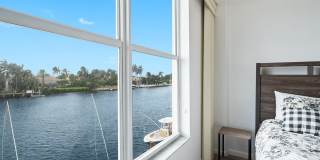 1050 Hillsboro Mile Gallery 18