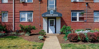 Hillcrest Village Apartments Gallery 3