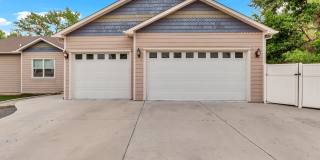 Beautiful & Spacious 4Bd 3.5Bath Home w/An Occupied Mother in Law Suite on Lower Level Gallery 5