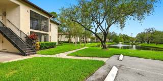 Furnished Ground Floor Corner Unit - Palm Harbor! Gallery 3