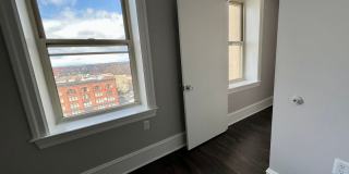 306 W Franklin Gallery 76