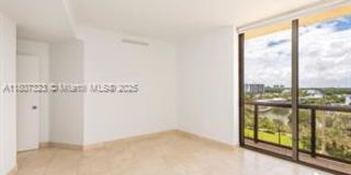 16275 Collins Avenue Gallery 15