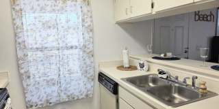 Charming 1-bedroom, 1-bath second-floor condo available NOW! Gallery 7