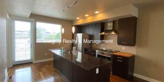 2 Bed/2.5 Bath, 2097 Sqft - 2620 W Front View Cres Dr Gallery 7