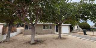 4 Bedroom 2 Bathroom House with Fenced Yard & 1 Car Garage 4 Bedroom 2 Bathroom House with Fenced Yard & 1 Car Garage Gallery 3