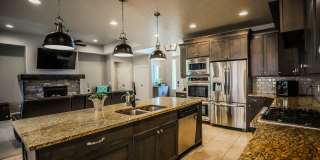 4 Bed, 3 Bath, 3 Car Garage for rent. Small Dog Allowed Gallery 10