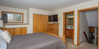 2 bedroom in Frisco. Walk to Main Street! Garage and Yard! Hot tub! Gallery 11