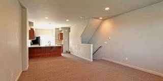 Spacious Townhome Near Silver Lake! Gallery 6