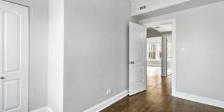 1110 West Glenlake Ave. Gallery 6