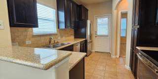Beautiful Two-story 3 bed / 2.5 bath Home in Cedar Park Gallery 13