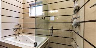 1916 N Kedzie Ave Gallery 10