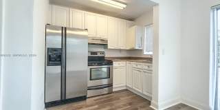 5960 NE 5th Ct Gallery 4