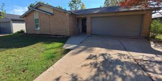 Beautiful Move In Ready 3/2/2 in Greenville! Gallery 1