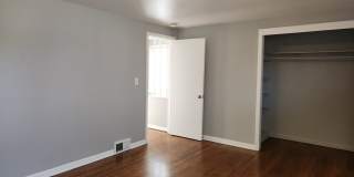 214 Potter Ave Gallery 16