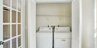 2BED/1BATH renovated apartment ready to MOVE IN! Gallery 11