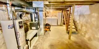 2027 Watts Street Gallery 39