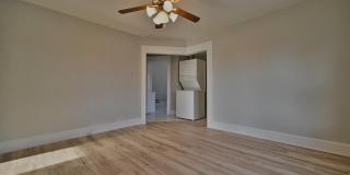 2211 Brown Avenue Gallery 8