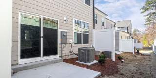 3/2.5 Townhome Close to Southpoint w/ Garage! Gallery 30