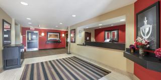 Suites Indianapolis - Airport Gallery 9