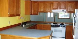 Nice spacious townhome in a central location Gallery 4