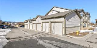 Like new gorgeous ground level Condo with Detached Garage and open floor plan. Gallery 27