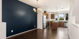 Silver Lake Townhome with Two Ensuite Bedrooms Gallery 8