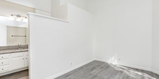 Remodeled 3 Bed Penthouse Condo Gallery 11