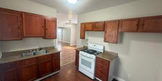 For rent - Spacious 3 Bed / 2 Bath Home Gallery 1