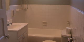 Large home on corner lot in Woodbine, Great Front Porch, Blocks from Coffee Shop, Easy Interstate Access, 2 car garage Gallery 18