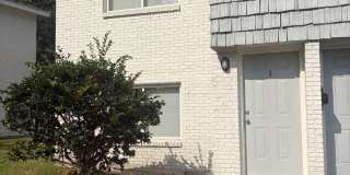 NEWLY RENOVATED!! 2 BEDROOM TOWNHOME (500.00 off FIRST FULL MONTHS RENT ) Gallery 1