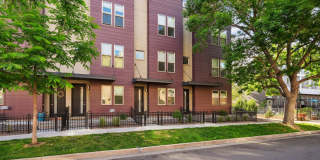 Great Townhome, Perfect Location! License #2023-BFN-0071747 Gallery 1