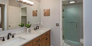 3BD/2BA – Updated Condo in Coveted Downtown Saratoga, Steps from Wildwood Park Gallery 12