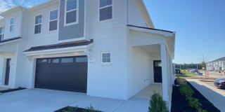Like New Luxury Townhome! 3 BR, 2.5 BA, 2 Car Garage, Pool, Dog Park, and More! Gallery 4