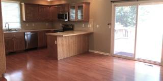 4 Bed, 3 Bath with Fenced Backyard!! Gallery 7