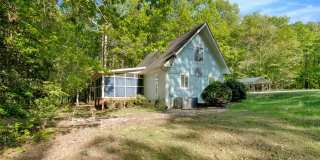 4 Bedroom, 2 Bath Home Available on Kerr Lake with Private Dock Gallery 1