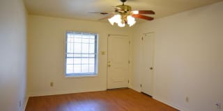 908 East Stone Street Gallery 17