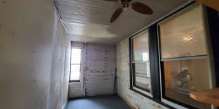 Ginormous 6 Bed Single family home with all Appliances Near Lake Michigan! Gallery 10
