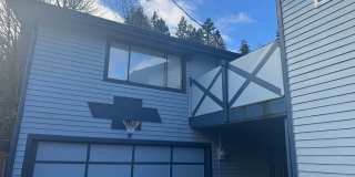 Lovely In-Town Shelton Home! Gallery 1