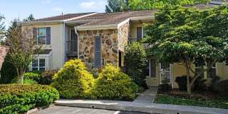 205 VALLEY STREAM Lane Gallery 1