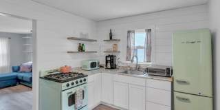 Adorable Cape Cod Charmer Available For Rent! Gallery 8