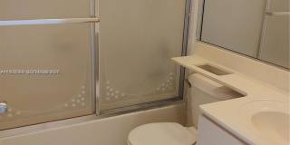 7510 NW 175th St Gallery 7