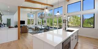 Fully Furnished 4-Bedroom Tetherow Home | Hot Tub + Home Services Included Gallery 30