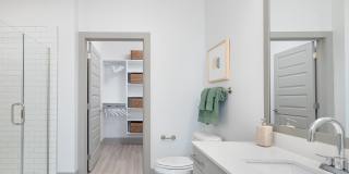 Vine North Hills Gallery 25