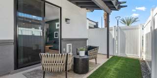 Elux at McQueen Gallery 13