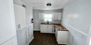 Quaint 4 bed 2 bath home Quaint 4 bed 2 bath home Gallery 9