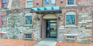 The Hudson Gallery 2
