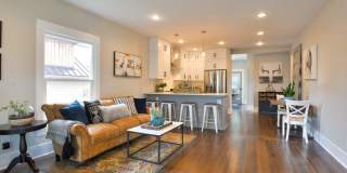 Beautifully remodeled 3 Bedroom Bungalow in Old Town Gallery 12